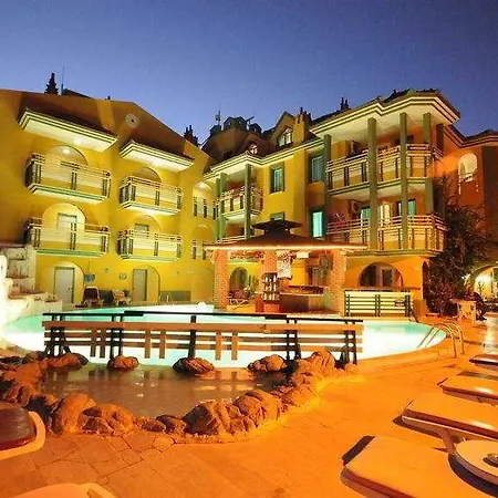 Rayon Aparthotel 2*