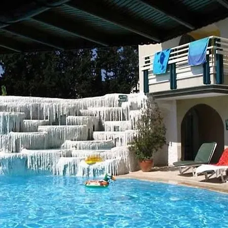 Rayon Ξενοδοχείο με διαμερίσματα Μαρμαρίς